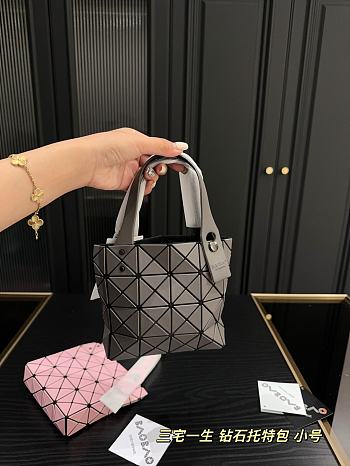 Colestore BAO BAO ISSEY MIYAKE Grey 16 x 15 cm