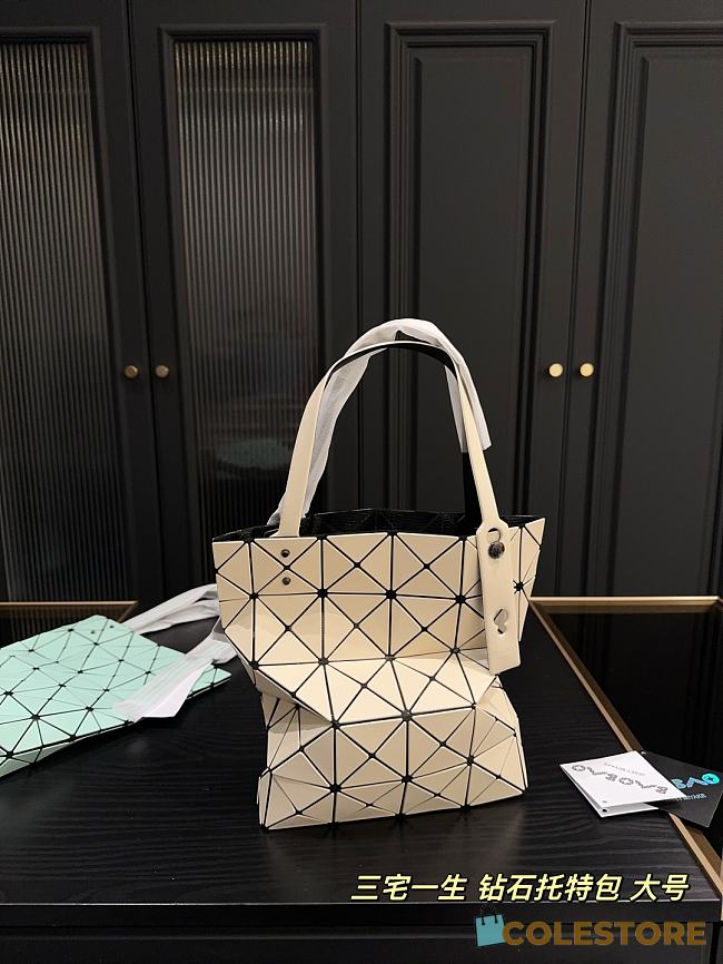 Colestore BAO BAO ISSEY MIYAKE Yellow Pastel 21 x 27 cm - 1