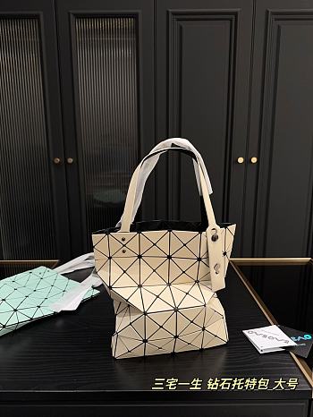 Colestore BAO BAO ISSEY MIYAKE Yellow Pastel 21 x 27 cm