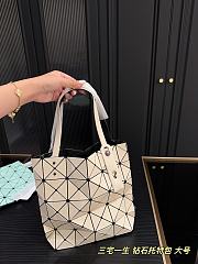 Colestore BAO BAO ISSEY MIYAKE Yellow Pastel 21 x 27 cm - 4