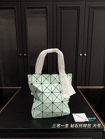 Colestore BAO BAO ISSEY MIYAKE Pastel Green 21 x 27 cm