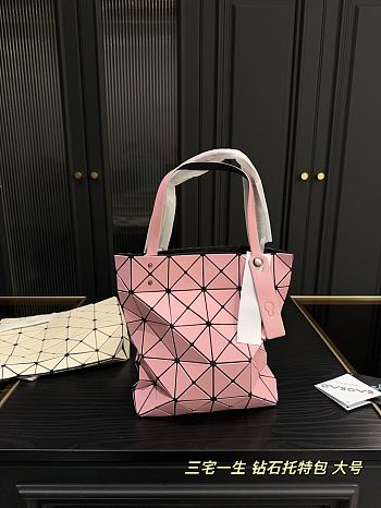 Colestore BAO BAO ISSEY MIYAKE Pink Pastel 21 x 27 cm