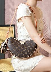 Colestore Louis Vuitton Croissant MM Monogram 28x15x7CM - 1