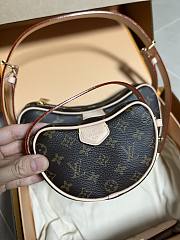 Colestore Louis Vuitton Croissant MM Monogram 28x15x7CM - 6