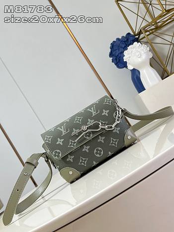 Colestore Louis Vuitton Steamer Wearable Wallet Monogram 20x7x26CM