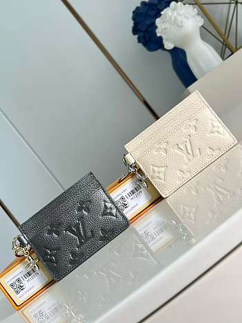 Colestore Louis Vuitton Charms Monogram Empreinte 10x7x0.3CM