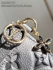 Colestore Louis Vuitton Charms Monogram Empreinte 10x7x0.3CM - 5