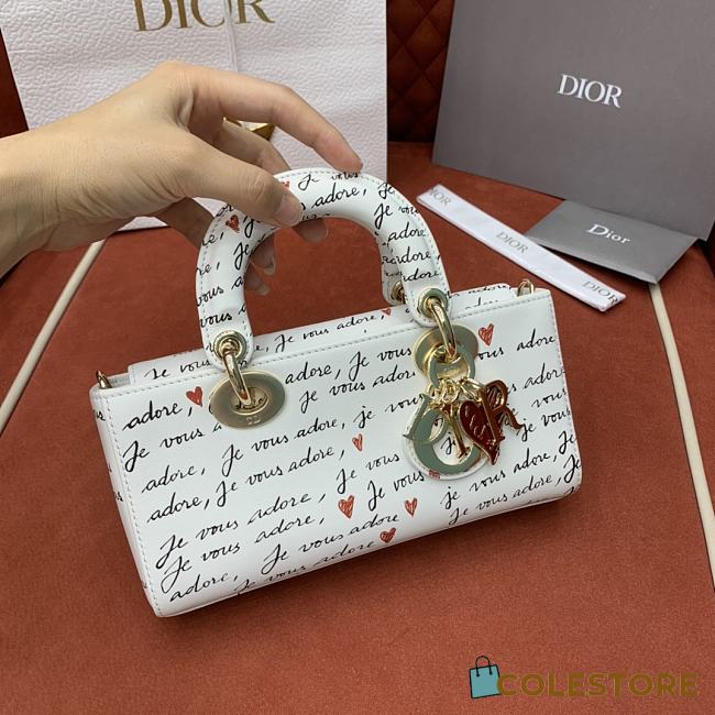 Colestore Dior D-Joy DioramourBag White Calfskin With Black And Red Je Vous Adore Print 22x12x6CM - 1