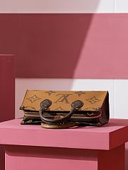Colestore Louis Vuitton Onthego East West Monogram Brown 25x13x10CM - 5