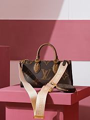 Colestore Louis Vuitton Onthego East West Monogram Brown 25x13x10CM - 4