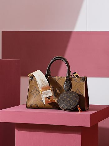 Colestore Louis Vuitton Onthego East West Monogram Brown 25x13x10CM