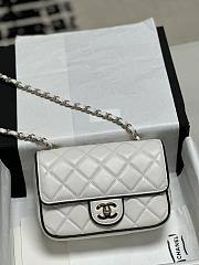 Colestore Chanel 25P Mini Flap Bag Lambskin White 12.5x19.5x3.5CM - 1