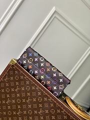 Colestore Onthego East West Monogram Reverse Black 13x10x25CM - 2
