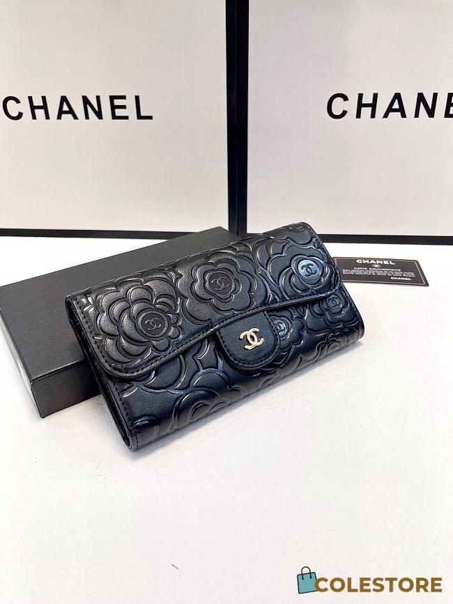 Colestore Chanel Camellia Embossed Wallet Calfskin Leather 19x10cm - 1