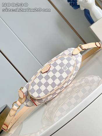 Colestore Louis Vuitton Keepit Damier Azur 12x6x29cm