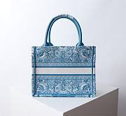 Colestore Dior Small Book Tote Celestial Blue and White D-Butterfly Paisley Embroidery 26.5 x21 x14 cm - 3