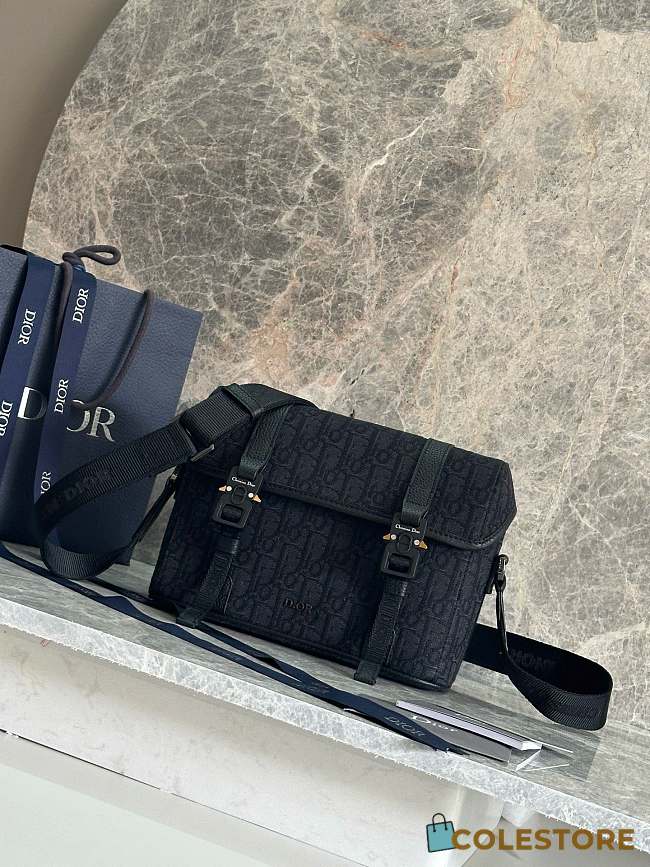 Colestore Dior Hit the Road Gravity Black 24x18x8cm - 1