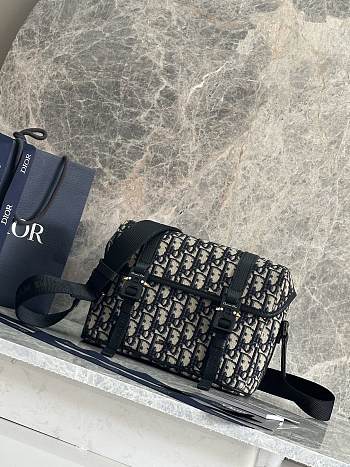 Colestore Dior Hit the Road Gravity  24x18x8cm