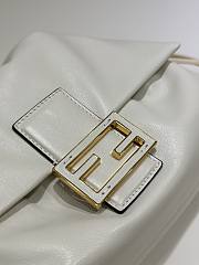 Colestore Fendi Medium Mamma Baguette White shoulder bag 26.5x18x8.5cm - 4