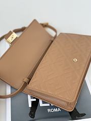 Colestore Fendi Baguette Continental wallet With Chain 21x11.5x5cm - 3