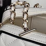 Colestore Chanel Clutch With Chain White & Black 11.5×18.5×11cm - 6