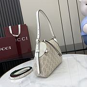 Colestore Gucci GG Emblem Small Shoulder Bag Beige 24.5x16x5cm - 6