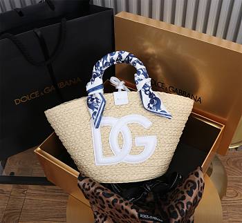 Colestore Dolce & Gabbana Small Kendra Shopper in White 35x26x16cm