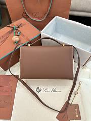 Colestore Loro Piana Extra Bag L27 Flax Brown 27x15.5x9.5cm - 5