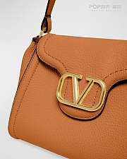 Colestore Valentino Garavani Alltime Logo-Plaque Handbag Almond 24x17x12cm - 3