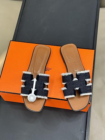 Colestore Hermes Oran Sandal Black & White