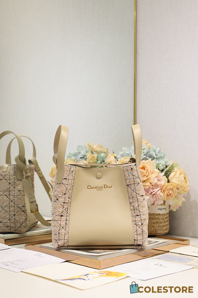 \Colestore Dior Signature Bucket Bag in Yellow 24x21x14cm - 1