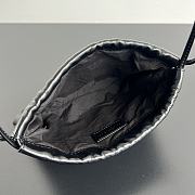 Colestore Bottega Veneta Leather Dustbag in Black 21x16.6x1cm - 5