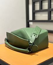 Colestore Loewe Puzzle In Satin Calfskin Green 29x12x19cm - 6