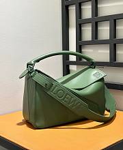 Colestore Loewe Puzzle In Satin Calfskin Green 29x12x19cm - 4
