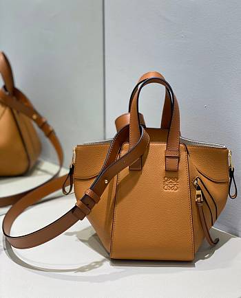 Colestore Loewe Small Hammock Camel 20.2x17x20cm