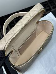 Colestore Chanel 25p lp Vanity Bag Beige 19.5x5x17cm - 2