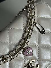 Colestore Chanel 25P Woc White size 19cm - 6