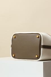 Colestore Hermes Picotin Cargo 18 in Ecru Toile and Etoupe Swift with Gold Hardware 18x13x18CM - 3