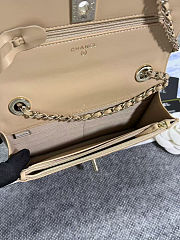 Colestore Chanel Woc S23 Beige Caviar size 19cm - 5