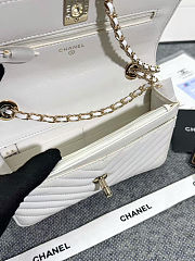 Colestore Lamb Skin V-Type Chain Bag White 19x13.5x3.5cm - 5