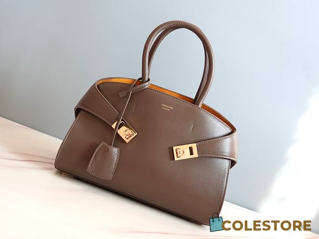 Colestore Ferragamo Medium Hug Tote Bag Brown x Yellow 31.5x19x22cm - 1
