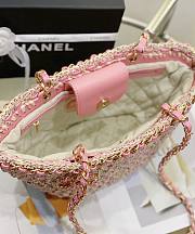 Colestore Chanel 22P Crochet Mixed Fibres Gold Tone Metal 'Beige Pink' 36x20x12cm - 3