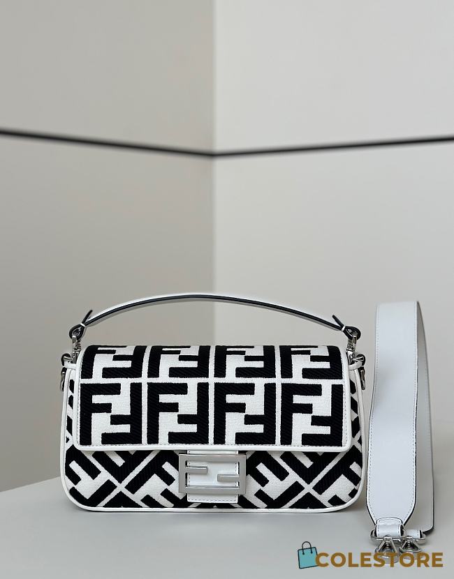 Colestore Fendi Baguette Bag - Blanc 27×6×14 - 1