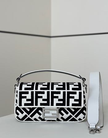 Colestore Fendi Baguette Bag - Blanc 27×6×14