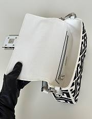 Colestore Fendi Baguette Bag - Blanc 27×6×14 - 2