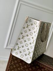 Colestore Louis Vuitton Onthego MM Tote Monogram Empreinte 'Kaki Beige' 35 x 27 x 14cm - 4