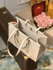 Colestore Louis Vuitton OnTheGo MM Monogram 'Empreinte Leather' 35x27x14cm - 4