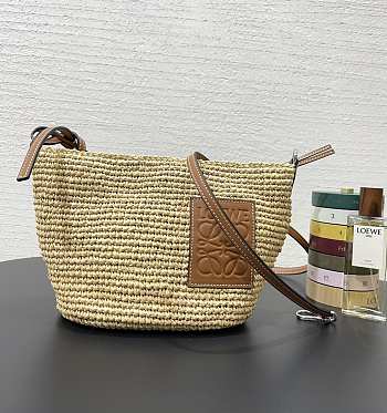 Colestore Loewe Anagram Pochette Basket bag in raffi 11x15.5x17.5cm