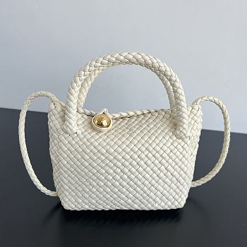 Colestore Bottega Veneta Tosca Bag in White 20x15.5x7cm