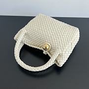 Colestore Bottega Veneta Tosca Bag in White 20x15.5x7cm - 5